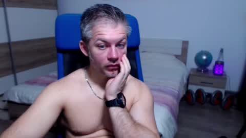 Snapshot of robbyshawz chatting on 12.02.25 robbyshawz online show from 12.02.25