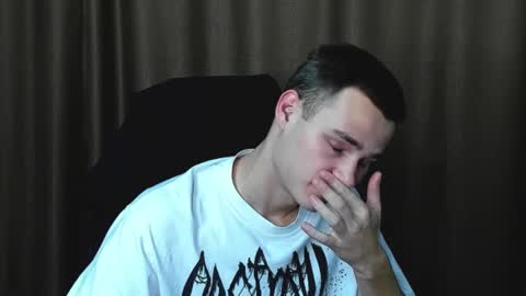 robert10211 online show from 09.17.25