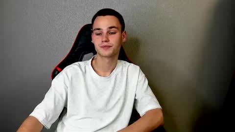 robert10211 online show from 11.18.25