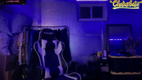 Snapshot of robertcicijr21 chatting on 11.10.25 Robert Cici Jr. online show from 11.10.25