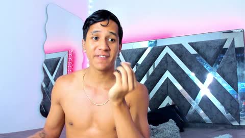 Robert Miller And Mael Thompson  online show from 12.10.24