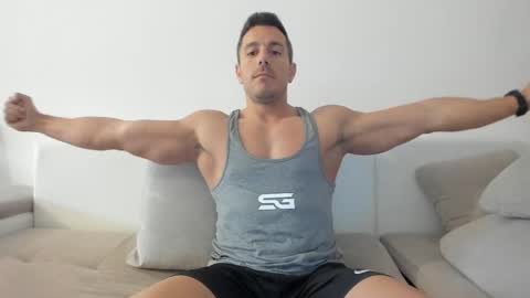 Snapshot of roberto4ever chatting on 05.10.26 roberto4ever online show from 05.10.26