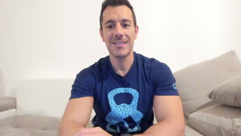Snapshot of roberto4ever chatting on 05.17.26 roberto4ever online show from 05.17.26