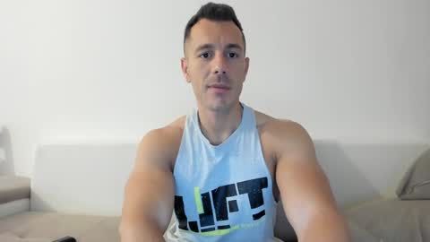 Snapshot of roberto4ever chatting on 06.07.26 roberto4ever online show from 06.07.26