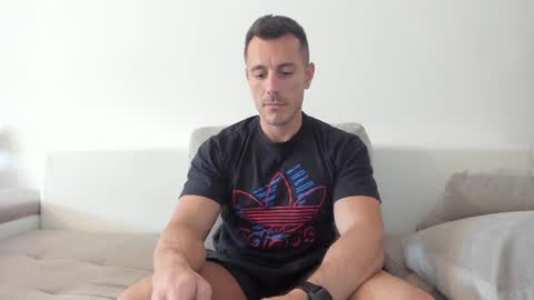 Snapshot of roberto4ever chatting on 06.08.26 roberto4ever online show from 06.08.26