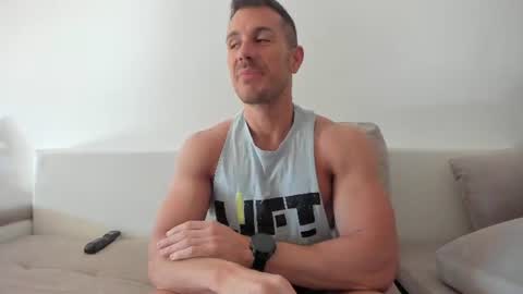 Snapshot of roberto4ever chatting on 06.10.26 roberto4ever online show from 06.10.26
