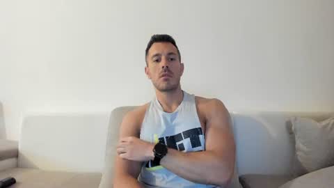 Snapshot of roberto4ever chatting on 06.12.26 roberto4ever online show from 06.12.26