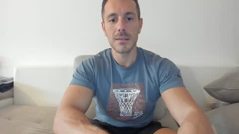 Snapshot of roberto4ever chatting on 06.13.26 roberto4ever online show from 06.13.26
