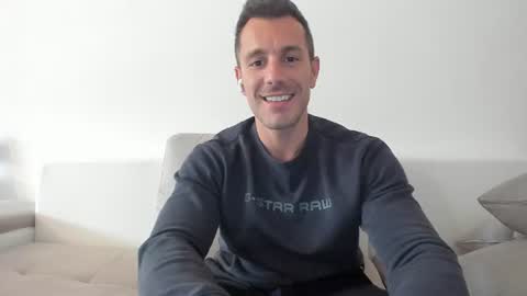 Snapshot of roberto4ever chatting on 06.15.26 roberto4ever online show from 06.15.26