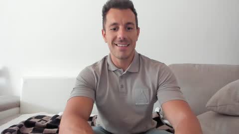 Snapshot of roberto4ever chatting on 06.21.26 roberto4ever online show from 06.21.26