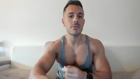 Snapshot of roberto4ever chatting on 06.24.26 roberto4ever online show from 06.24.26