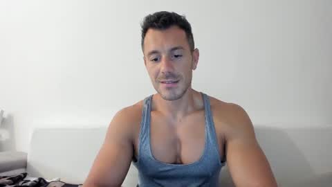 Snapshot of roberto4ever chatting on 07.14.26 roberto4ever online show from 07.14.26