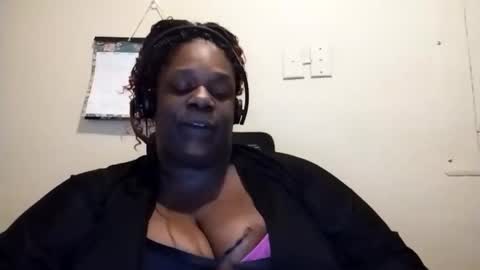 Snapshot of robertswhitney52 chatting on 12.13.25 robertswhitney52 online show from 12.13.25