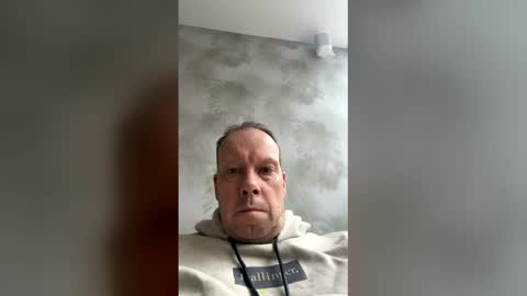 robertw023 online show from 02.04.26