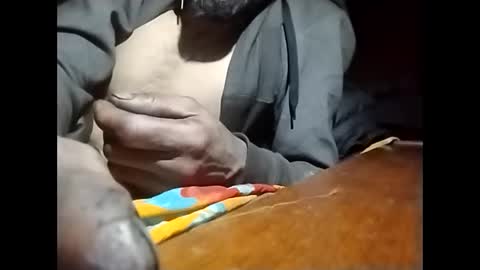 Snapshot of robincom23 chatting on 12.04.25 R online show from 12.04.25