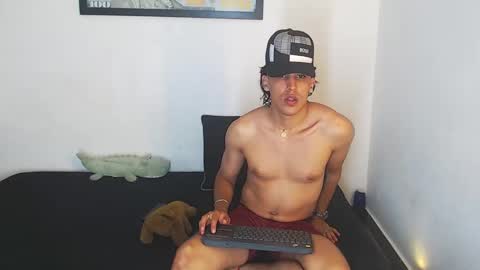 Snapshot of robisson_zack chatting on 11.11.25 Robisson Zack online show from 11.11.25