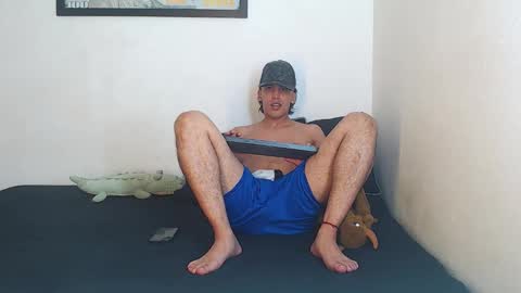 Snapshot of robisson_zack chatting on 11.21.25 Robisson Zack online show from 11.21.25