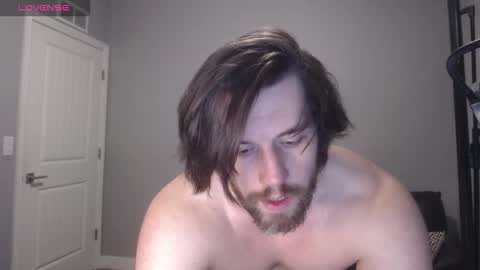 Snapshot of robknocks chatting on 11.05.25 Rob Knocks online show from 11.05.25