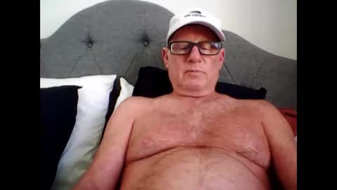 Snapshot of robo0000 chatting on 04.01.26 robo0000 online show from 04.01.26