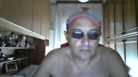 Snapshot of roby360 chatting on 09.14.25 robertino online show from 09.14.25