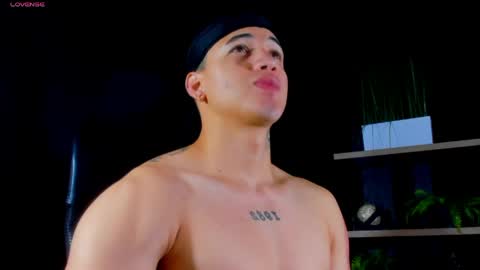 rocco_santos online show from 04.04.26