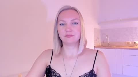 Snapshot of rock__baby chatting on 12.18.24 rock__baby online show from 12.18.24