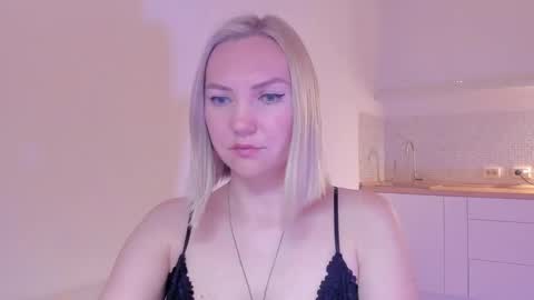 Snapshot of rock__baby chatting on 12.20.24 rock__baby online show from 12.20.24