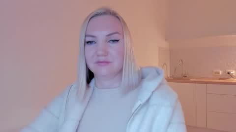 Snapshot of rock__baby chatting on 12.22.24 rock__baby online show from 12.22.24