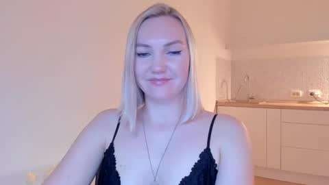 Snapshot of rock__baby chatting on 12.24.24 rock__baby online show from 12.24.24