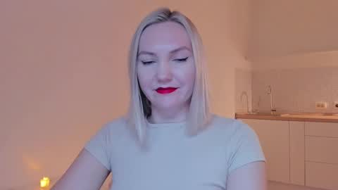 Snapshot of rock__baby chatting on 12.28.24 rock__baby online show from 12.28.24