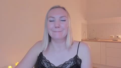 Snapshot of rock__baby chatting on 01.01.25 rock__baby online show from 01.01.25