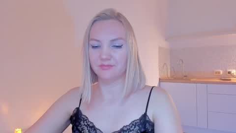 Snapshot of rock__baby chatting on 01.04.25 rock__baby online show from 01.04.25