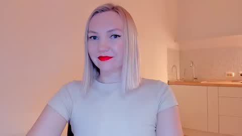 Snapshot of rock__baby chatting on 01.09.25 rock__baby online show from 01.09.25