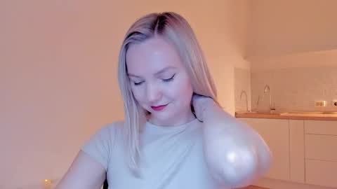 Snapshot of rock__baby chatting on 01.18.25 rock__baby online show from 01.18.25