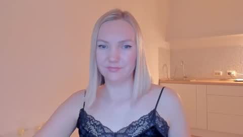 Snapshot of rock__baby chatting on 01.23.25 rock__baby online show from 01.23.25