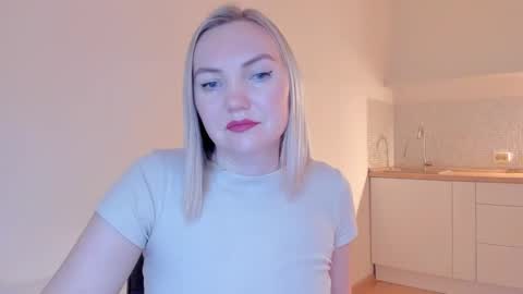 Snapshot of rock__baby chatting on 02.01.25 rock__baby online show from 02.01.25