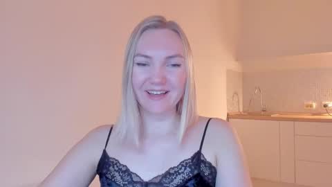 Snapshot of rock__baby chatting on 02.05.25 rock__baby online show from 02.05.25