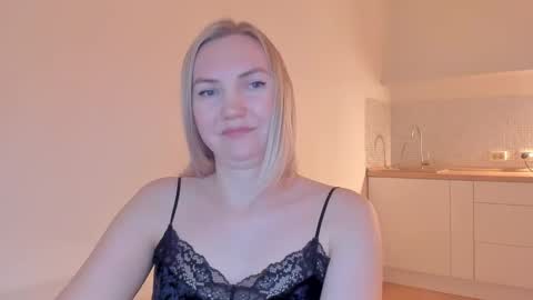 Snapshot of rock__baby chatting on 02.06.25 rock__baby online show from 02.06.25