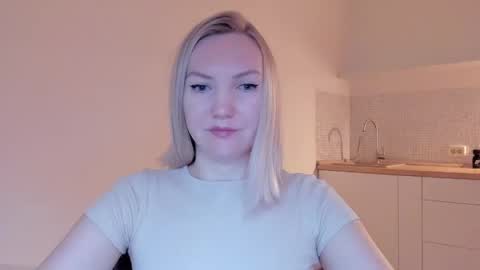 Snapshot of rock__baby chatting on 03.06.25 rock__baby online show from 03.06.25