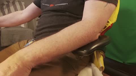 Snapshot of rockarit chatting on 12.31.24 Rockarit online show from 12.31.24