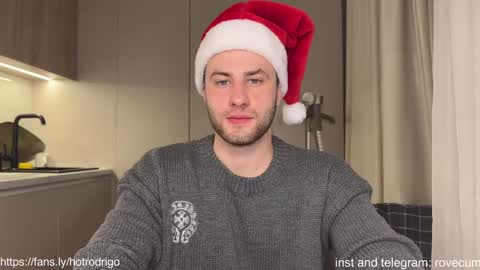 Snapshot of rodrigoveira chatting on 12.24.24 Rodrigo online show from 12.24.24