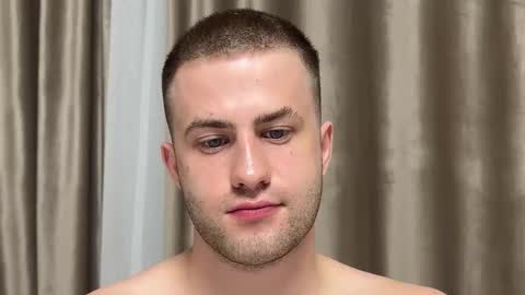 Snapshot of rodrigoveira chatting on 09.18.25 Rodrigo online show from 09.18.25