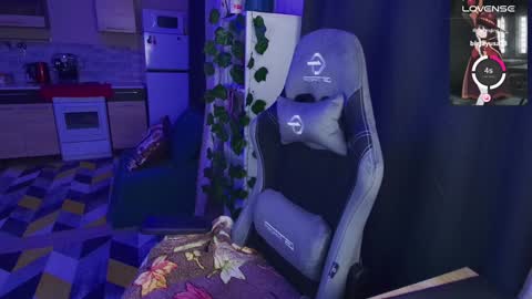 Snapshot of roffelsa chatting on 01.11.25 Jane online show from 01.11.25