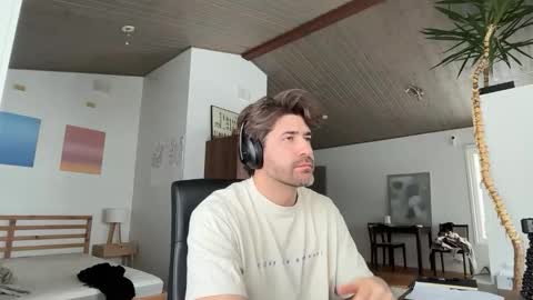 Snapshot of rogersterling11 chatting on 02.17.26 Roger Sterling online show from 02.17.26