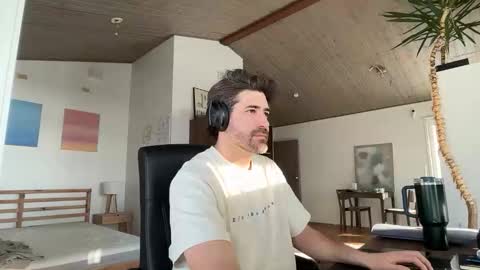 Snapshot of rogersterling11 chatting on 02.18.26 Roger Sterling online show from 02.18.26