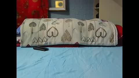 Snapshot of rogobeteilie chatting on 12.20.25 Banderas online show from 12.20.25