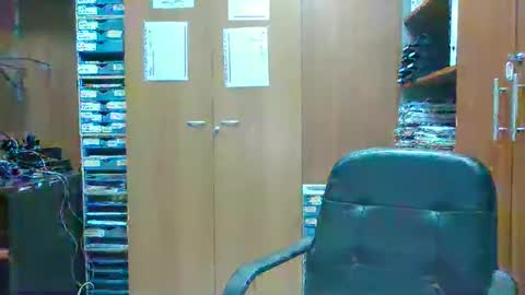 Snapshot of roketero93 chatting on 11.20.25 roktero 90 online show from 11.20.25