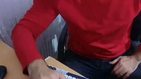 Snapshot of rokettttt chatting on 12.02.25 rokettttt online show from 12.02.25