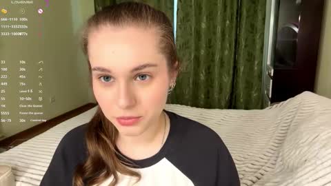 Snapshot of rolandaslatten chatting on 02.10.26 Mia online show from 02.10.26