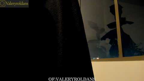 Snapshot of roldansvalery chatting on 12.25.24 Valery Roldans online show from 12.25.24